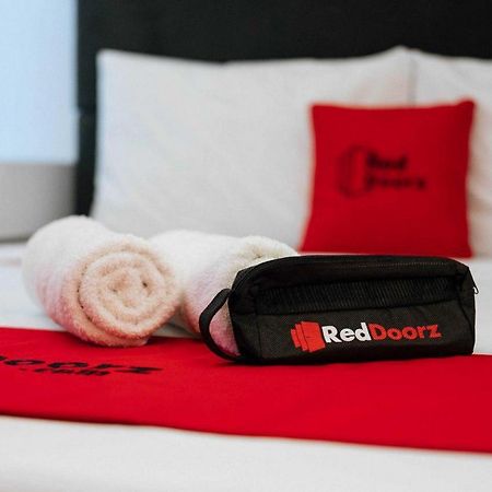 Reddoorz At Hotel Rumberpon Sorong Eksteriør bilde