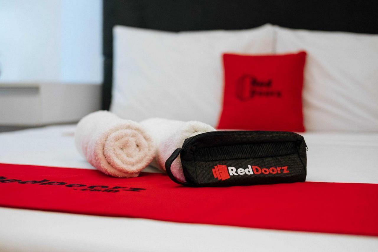 Reddoorz At Hotel Rumberpon Sorong Eksteriør bilde