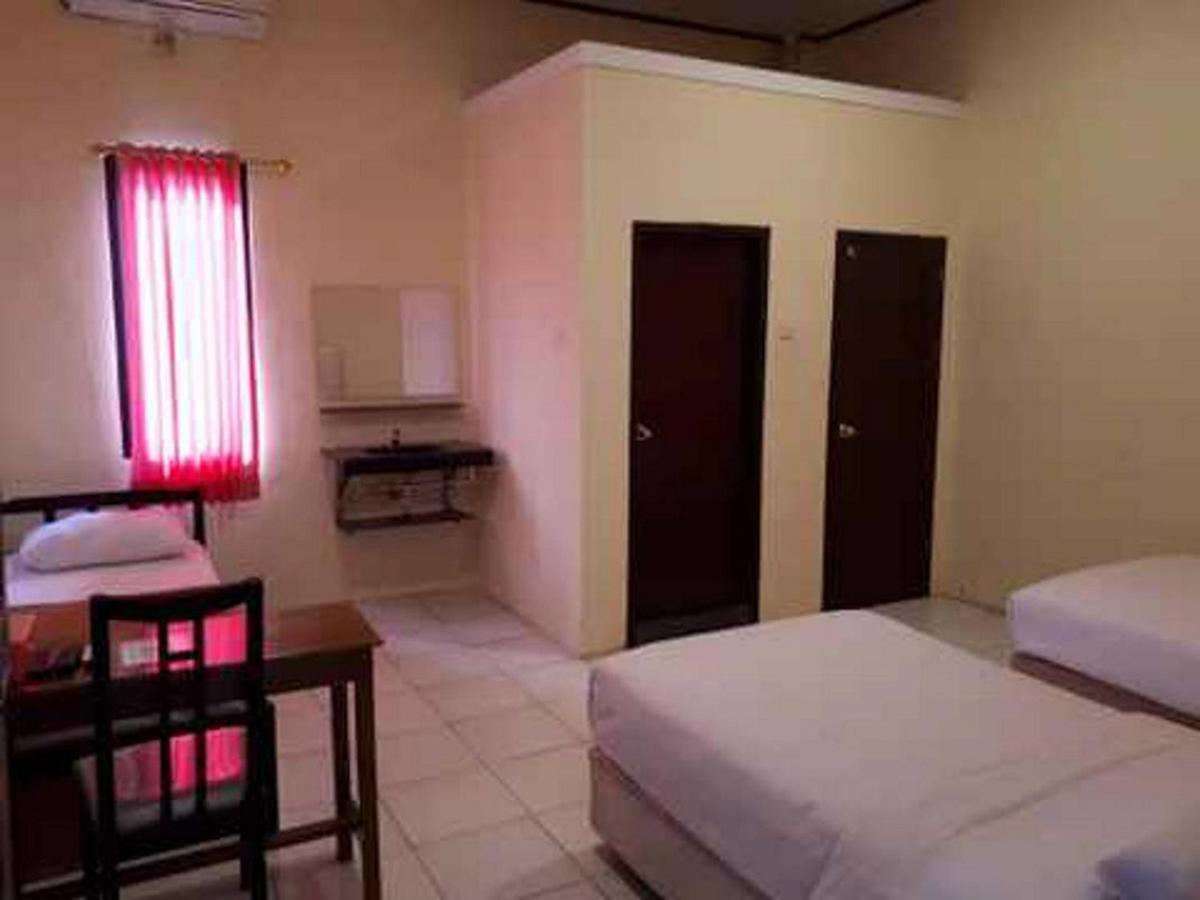 Reddoorz At Hotel Rumberpon Sorong Eksteriør bilde