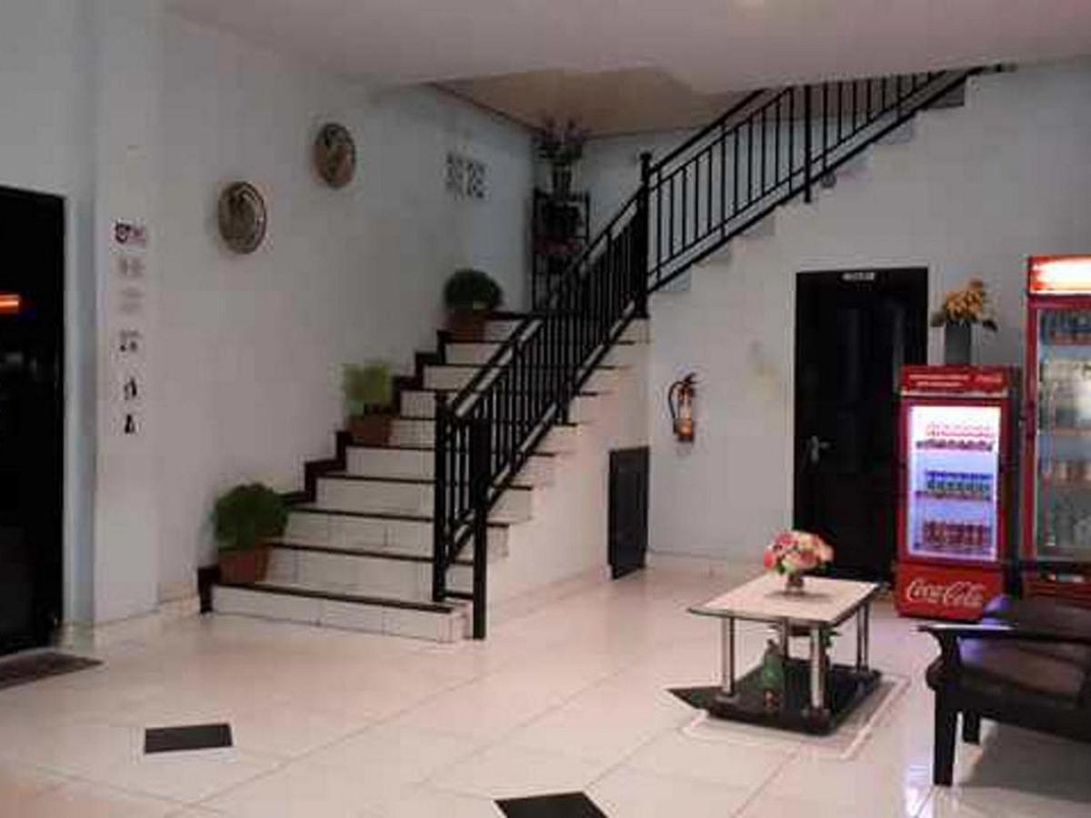 Reddoorz At Hotel Rumberpon Sorong Eksteriør bilde